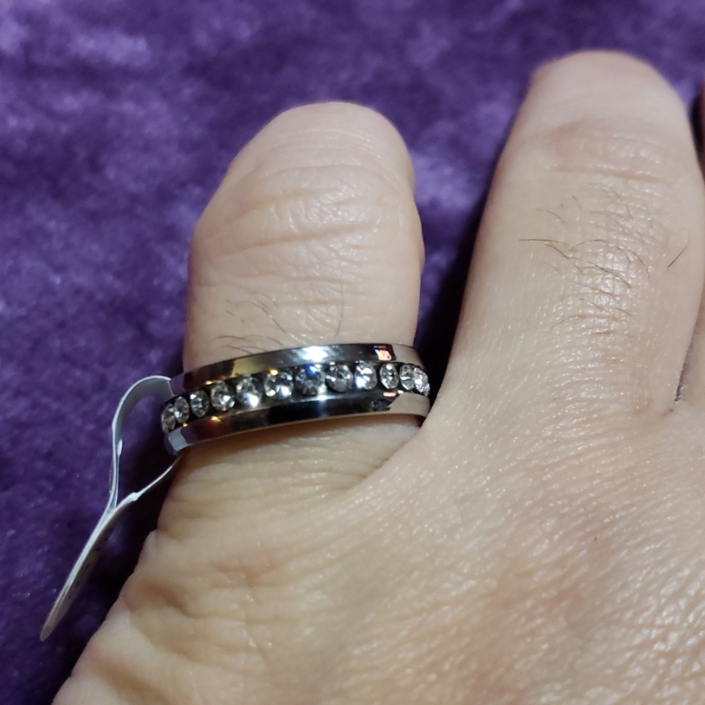 Ring - Picture 3 of 7